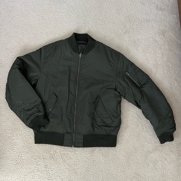 Uniqlo Men's Olive Bomber Jacket - Picture 2 of 12